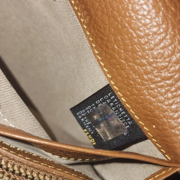 ✅️100% Authentic Fendi Wallet - Picture 3 of 8
